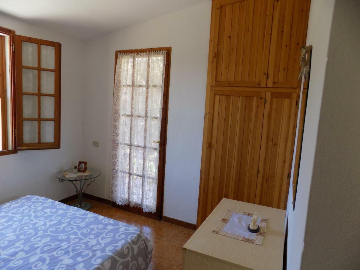 Casa Vacanze Gardenia Соланас Экстерьер фото